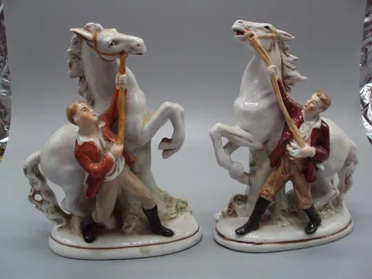 Фигура фарфор статуэтки Германия укрощение коня парни укрощают лошадей лот 2 шт высота 18,5 см №57 Ціна