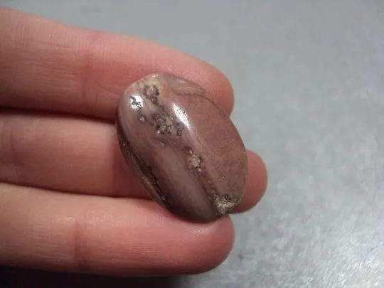 Камень яшма овальная для ювелирных изделий вес 2,71 г размер 5 х 24 х 16,5 мм №13262 Недорого