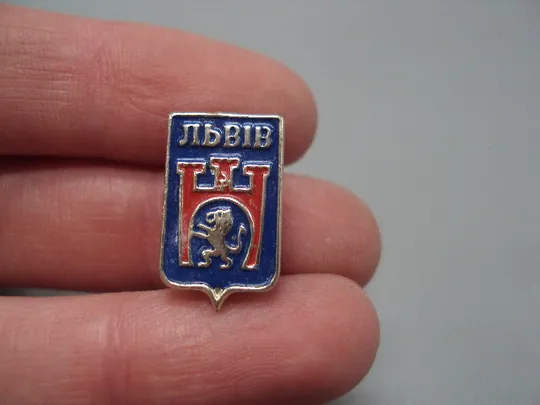 Знак герб Львов замок лев фрачник гербоид №16543 Ціна