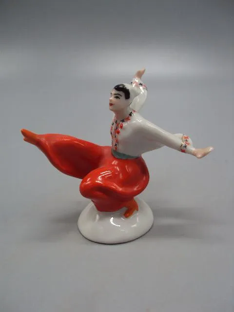 Фигура фарфор статуэтка миниатюра Барановка гопак танец танцор высота 6,1 см под реставрацию №18 Ціна