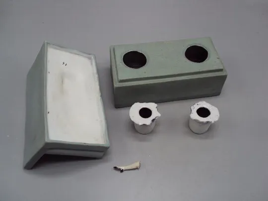 Чернильница фарфор Вера Холодная лежит на диване размер 11,3х13,9х6,8см под реставрацию №14016 Інтернет-аукціон