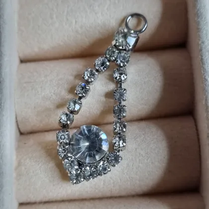 фото, Кулон-крапля з прозорим каменем