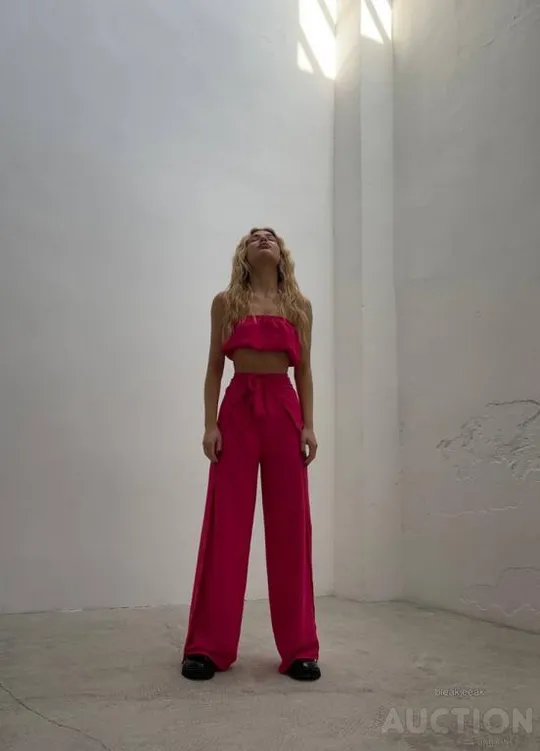 Жіночий костюм двійка спідниця-брюки та топ колір малиновий Ціна