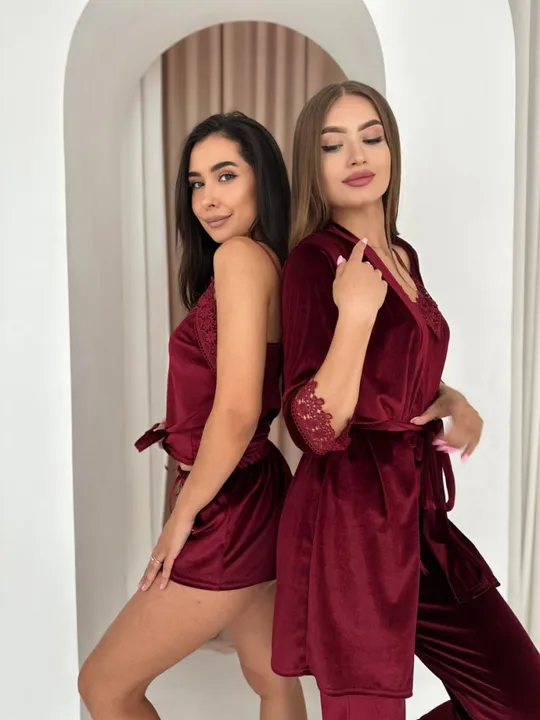 Жіночий комплект 4 в 1 для дома З аукціону