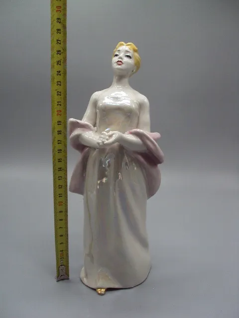 Купити Фигура фарфор статуэтка Старый Киев певица девушка клеймо глобус высота 27 см №15512