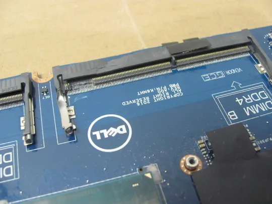 номер0178-27 материнська плата Mainboard Материнка Основна плата Системна плата Плата системи Laptop motherboard мамка ноутбучна плата SR32N i7-7820HQ CDP70 LA-E141P для Dell Latitude E5480 оригінал Де купити