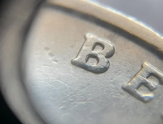 (7693) 1 гривня 2006 різновид викрошки у букві "А" слова "ОДНА" на гурті + зминання на реверсі (1 гривна 2006 брак) Інтернет-аукціон