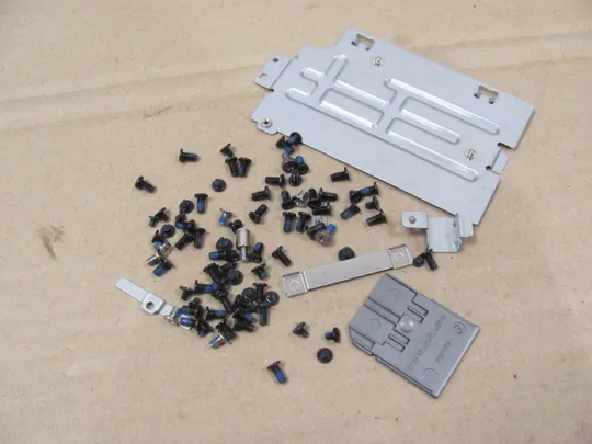 номер0906-2 комплектуюче гвинти  для DELL Precision 17 7710 M7710  оригінал Ціна