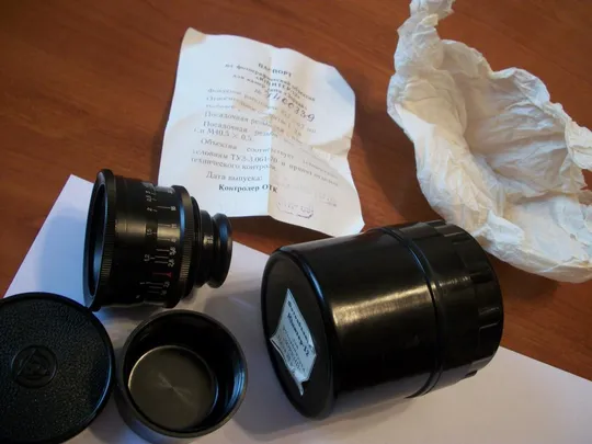 Купити Объектив Юпитер-12 [черный] м-39 Комплект Состояние New-Нового [его скорее из крышек не выкручивали]