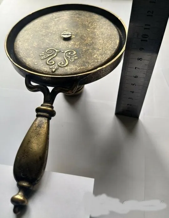 Бронзовый подсвечник 19 века с ручкой из старинного замка. kn185 Продаж