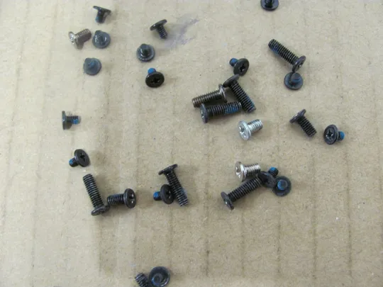 номер0001-1 комплектуюче гвинти для DELL INSPIRON 17 P26E оригінал З аукціону