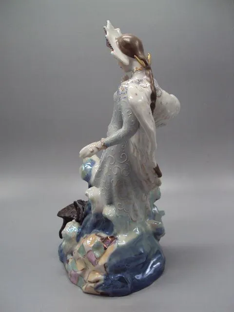 Фигура фарфор статуэтка Киев Царевна-Лебедь и коршун Сказка о царе Салтане высота 29,5 см №14559 З аукціону