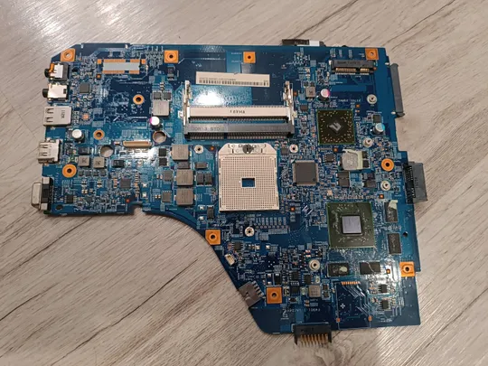 Материнська плата для ноутбука ACER ASPIRE 5560G JE50 SB MB 10338-1 48.4M702.011 Ціна