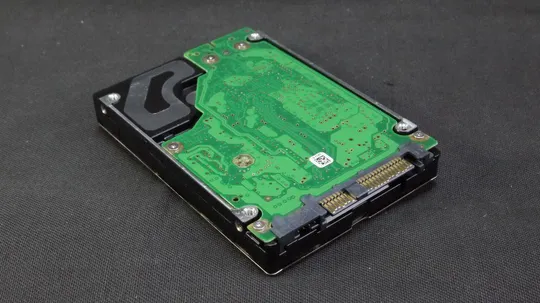 Купити серверный жесткий диск 300GB 2.5" SAS Seagate Savvio 10K.3 ST9300603SS