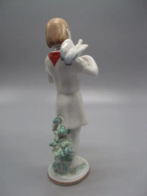 Фигура фарфор статуэтка ЛФЗ пионерка с голубями девочка с голубями высота 19,5 см 1 сорт №14508 Продаж