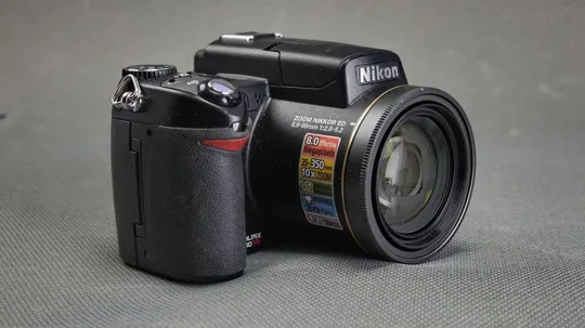 цифровой фотоаппарат Nikon Coolpix E8800 VR 10Mpix + 8.9-89.0mm/2.3-5.2 Zoom Nikkor ED x10 VR Ціна