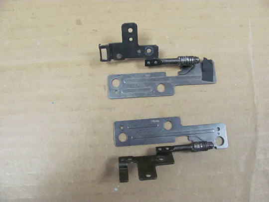 831-5 комплектуюче гвинти   для  MEDION AKOYA E17201 S17402 P17603  оригінал З аукціону