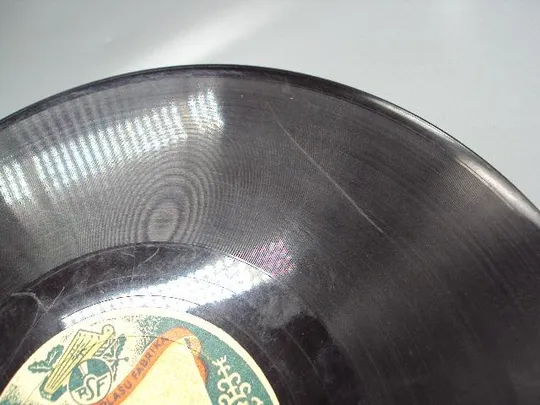 Пластинка Вишневый сад и Песня о Варшаве Лазаренко эстрадный оркестр Столяров рижский завод №15345МЯ З аукціону