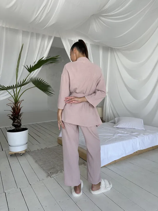 Комплект для дому і сну трійка з мусліну, халат кімоно, топ і штани бежевий З аукціону