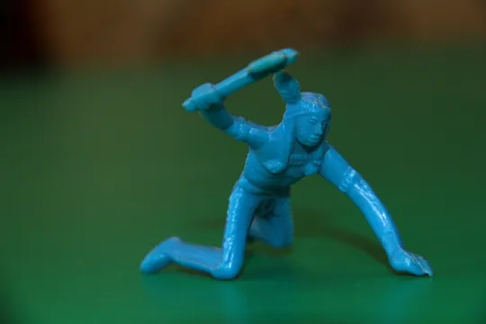 ІНДІАНЕЦЬ ЩО КРАДЕТЬСЯ З ТОМАГАВКОМ индеец TIM-MEE 65-70мм ОРИГІНАЛ США-ФРГ Ціна