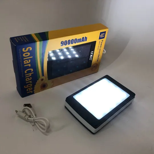 УМБ Power Bank Solar 90000 mAh мобільне зарядне з сонячною панеллю та лампою, Power Bank Charger Батарея З аукціону