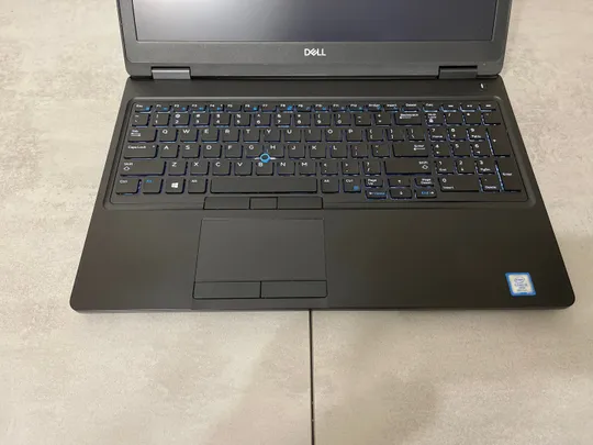 Ультрабук Dell Latitude 5590, 15,6&quot; FHD IPS, i5-8350U, 16GB DDR4, 256GB SSD Продаж