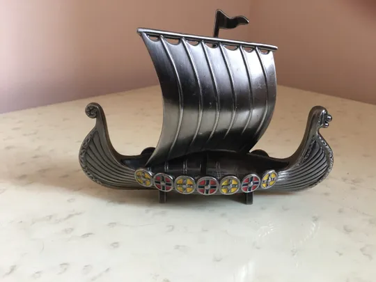 Макет старовинного вітрильного судна часів вікінгів "Драккар" Ціна