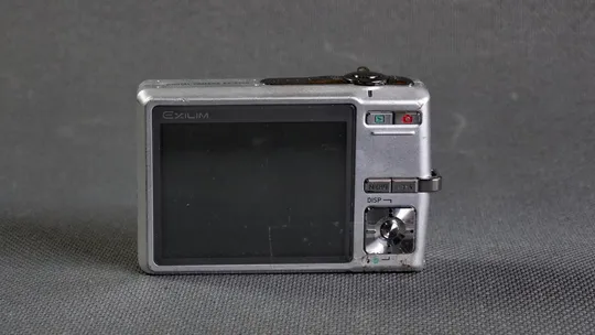 Купити цифровой фотоаппарат Casio Exilim EX-2700 7.2Mpix на запчастини не працює Вживане