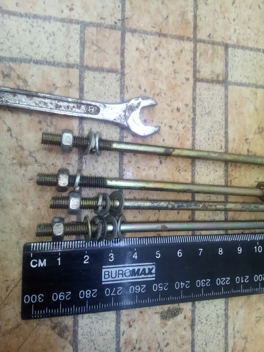 Гвинти довгі різні більше 90шт в Україні