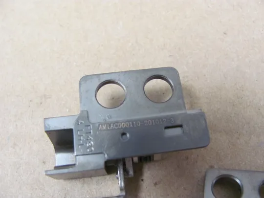 666-10 петлі AM1AC000210 для Lenovo Thinkpad T14 Gen 1 оригінал Де купити