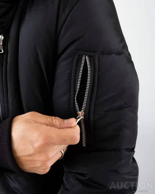 Чоловіча куртка-парка чорного кольору Недорого