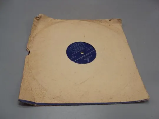 Пластинка меладия Песни отечественной войны к 25-летию битвы под Москвой диаметр 25 см №15341МЯ Недорого