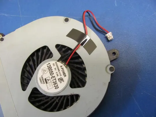 номер0002-24 Вентилятор (кулер, FAN) 13B050-ET3630 для MEDION AKOYA S6212T оригінал Продаж