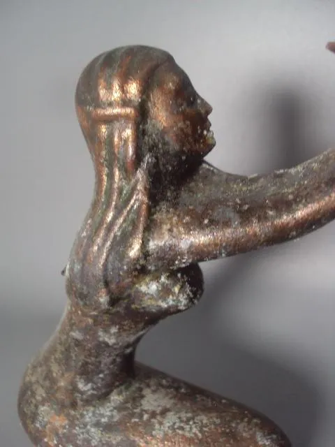 Подсвечник девушка несущая свет шпиатр высота 15 см №10612 Характеристики