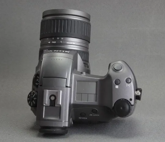 цифровой фотоаппарат Sony DSC-D770 1.5Mpix Sony zoom lens 5.2-26mm/2-2.4 Ф62mm Де купити