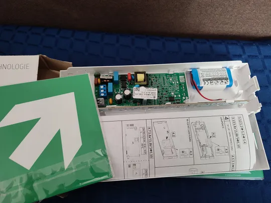 Купити Світлодіодний світильник ONTEC G E1Е 301 M ST/W 3h IP20 (2 режими) аварійний, акумуляторний TECHNOLOGIE