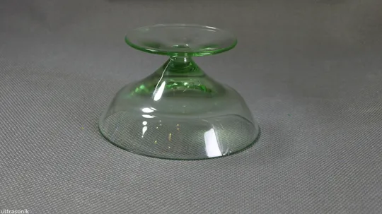 Креманка піалка на ніжці зелене кольорове радянське скло Вживане Інтернет-аукціон