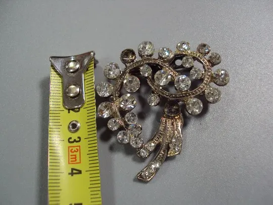 бижутерия брошка брошь ажурная 4,2 х 4,5 см (нет два камушка) №277с З аукціону