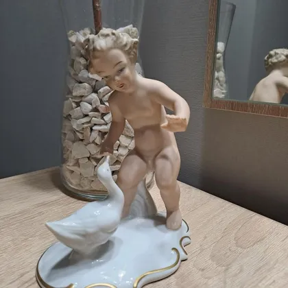 фото, Статуетка хлопчик з гусем німеччина 1764