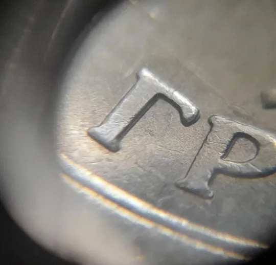 (4870) 1 гривня 2011 здвоєння вправо букв &quot;ГР&quot; в слові &quot;ГРИВНЯ&quot; на аверсі (1 гривна 2011 брак) Ціна