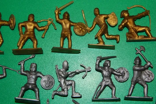 ЛИЦАРІ рыцари 50мм Китай  НАБІР  14 фігурок З аукціону