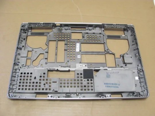 Купити номер0999-1 Кришка дно піддон корпуса Нижний корпус (дно) для ноутбука Низ з type-c портом AM1DJ000411 04M07T  для Dell Precision 7710 7720 оригінал