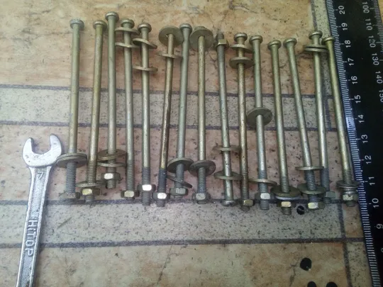 Гвинти довгі різні більше 90шт Інтернет-аукціон