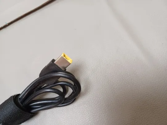 0608C  адаптер живлення LENOVO ADLX90NCC2A 20V 4.5A 90W З аукціону