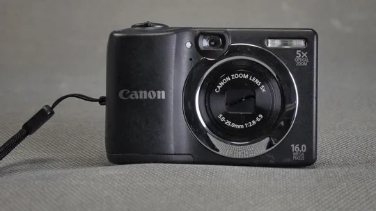 Купити Цифровой фотоаппарат Canon Power Shot A1400 HD 16Mpix + 5.0-25.0mm\2.8-6.9 Canon lens x5 Вживане