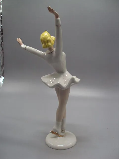 Фигура фарфор статуэтка Барановка фигуристка девушка на коньках спорт высота 25,8 см №14086 Характеристики