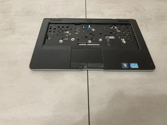 Dell Latitude e6430u: корпус, топкейс, верхня частина корпусу, кришка клавіатури, Palmrest ,сервісна кришка Ціна