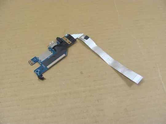 831-10 плата зі шлейфом USB AUDIO CARD 69N18DD20С01 для  MEDION AKOYA E17201 S17402 S17401 оригінал Ціна