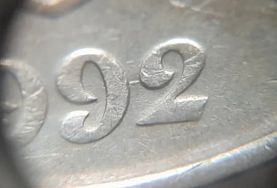 (5528) 50 копійок 1992 1БАм царапина штемпеля у році карбування на аверсі (50 копеек 1992 1БАм брак) Ціна