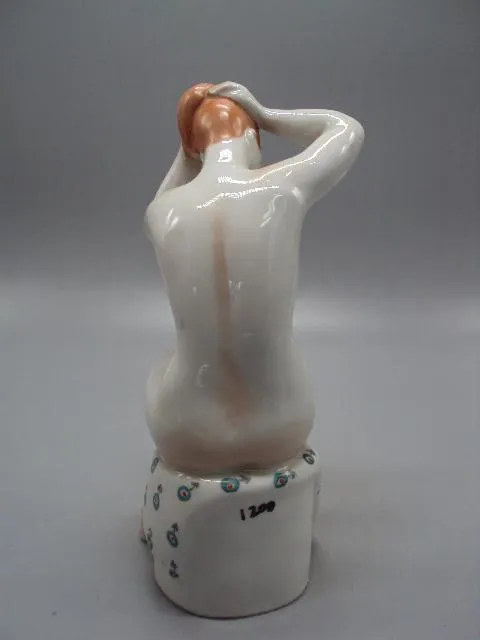Фигура фарфор статуэтка Киев обнаженная девушка моет голову ню утро пляжница прическа 19,1 см №14450 Недорого